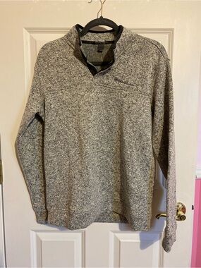 Eddie Bauer gray knit sweater, mens size medium